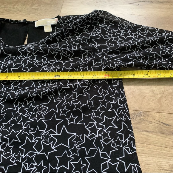 MICHAEL MICHEAL KORS BLACK WITH STARS BLOUSE TUNIC WITH FLOUNCE SLEEVES SIZE XS - Picture 6 of 6